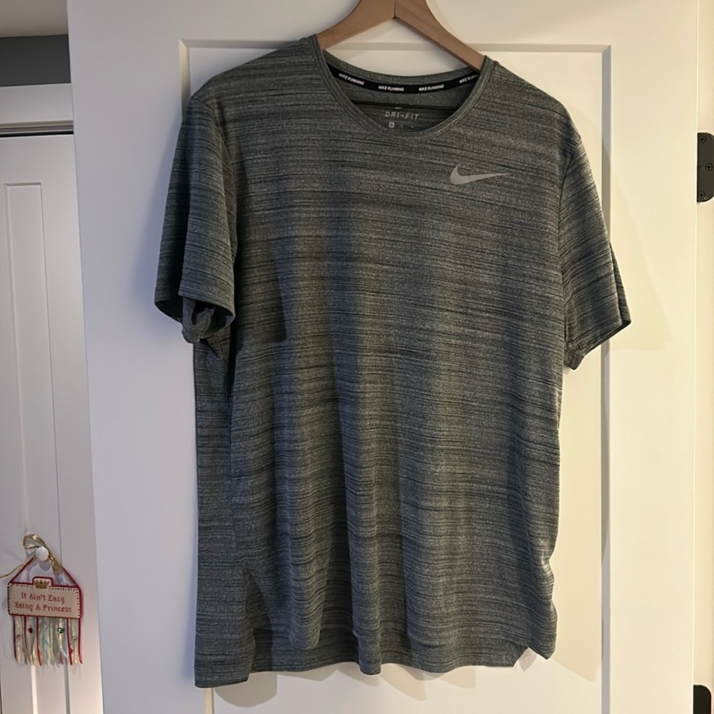 Nike Dri-Fit Running Shortsleeve Shirt | Size XL | Heather Grey